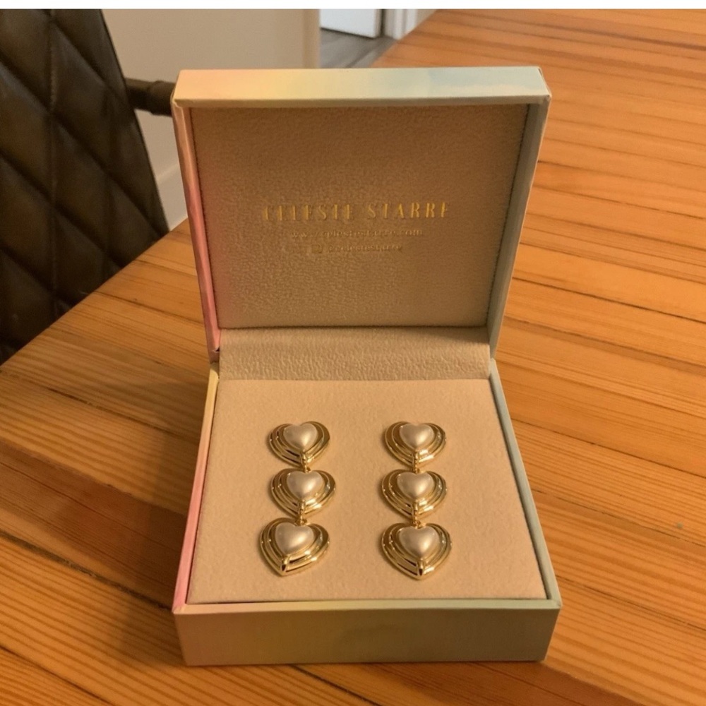 NIB CELESTE STARRE Falling In Love Earrings 18k Recycled Gold Hearts Pearls $234 - Picture 3 of 4